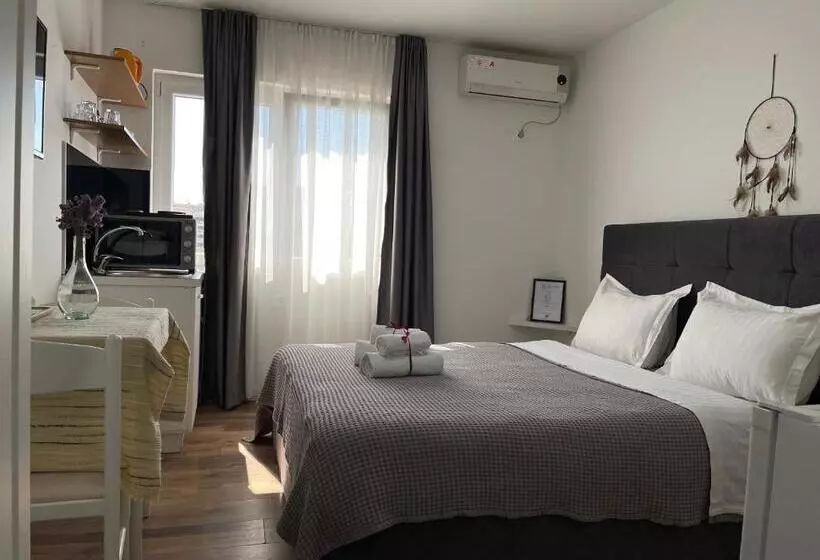 Central Studio Apartments