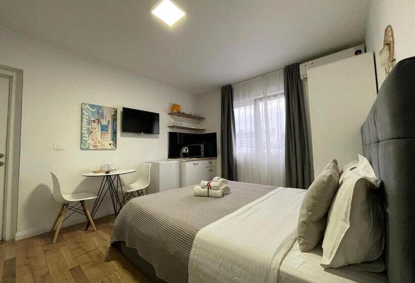 Central Studio Apartments