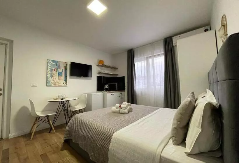 Central Studio Apartments