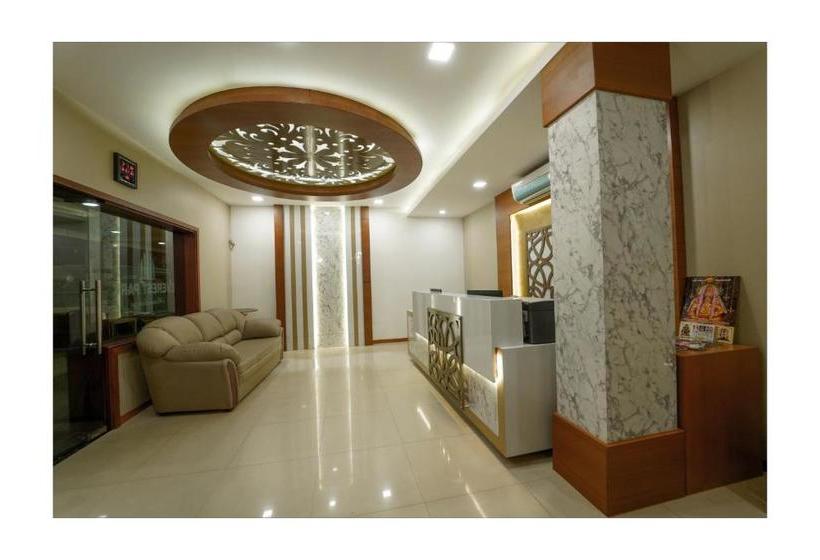 ホテル Everestparkresidency