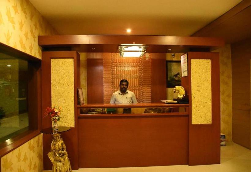 ホテル Everestparkresidency