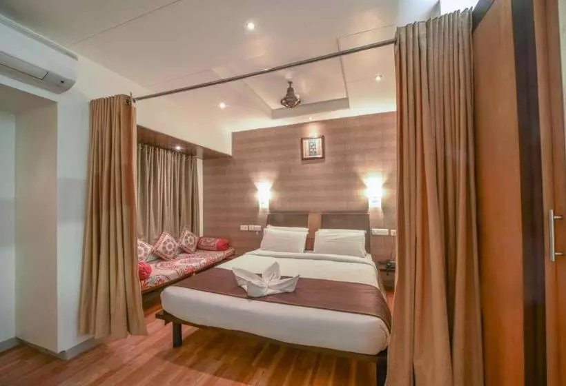 Hotelli Orient Crown, Kolhapur