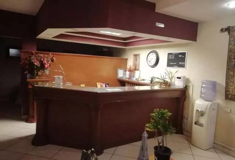 Hotelli Versalles Inn