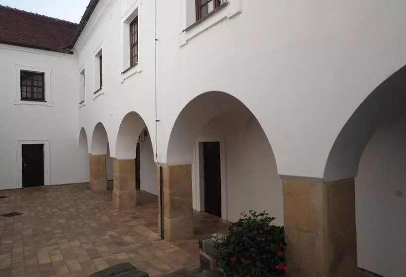 Hotelli Chateau Zamek Cejkovice