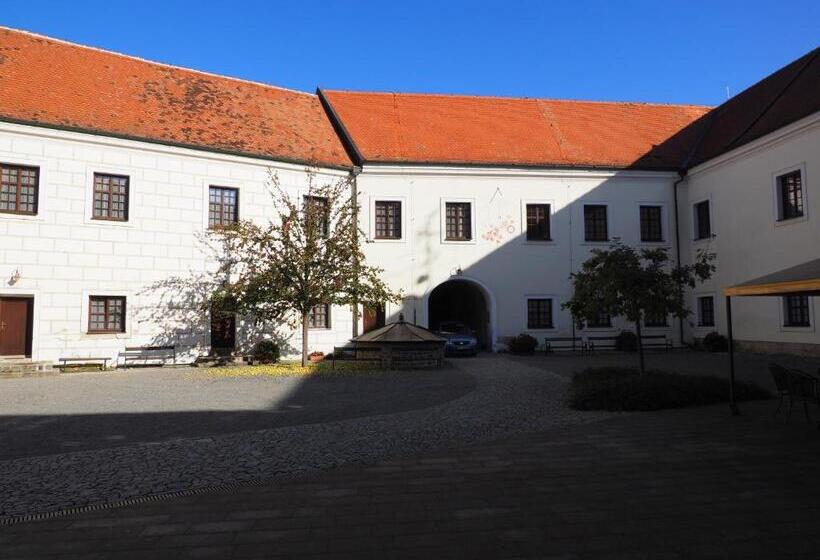 酒店 Chateau Zamek Cejkovice