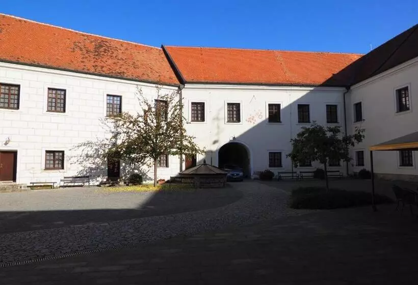 Hotelli Chateau Zamek Cejkovice