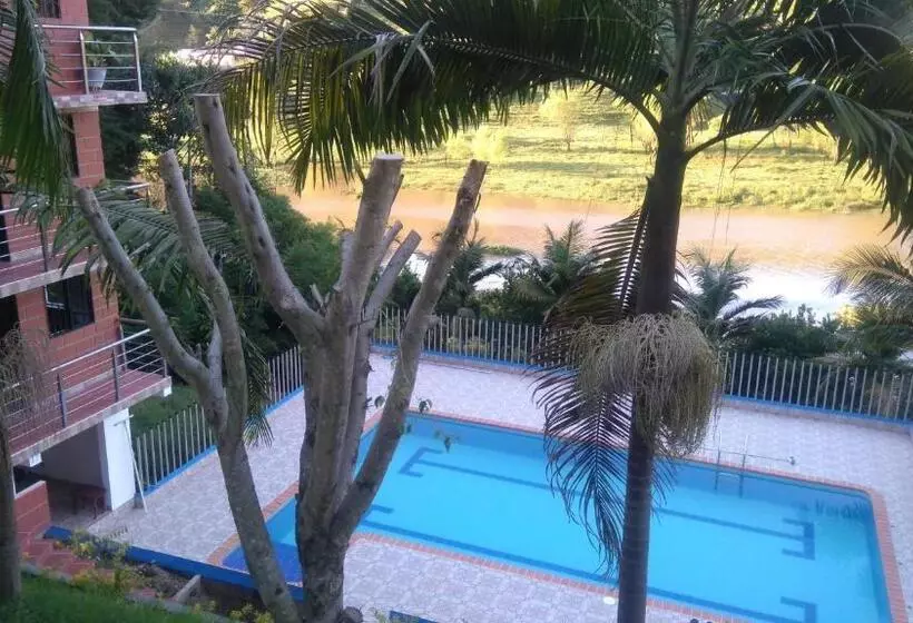 ホテル El Potrillo