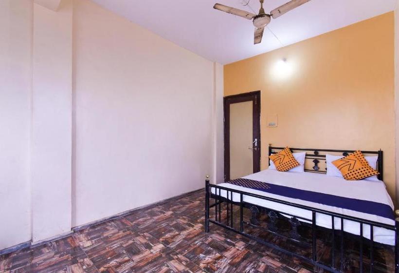 호텔 Spot On 75917 Green Palace