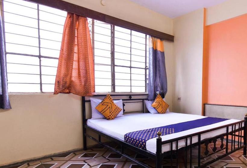 호텔 Spot On 75917 Green Palace