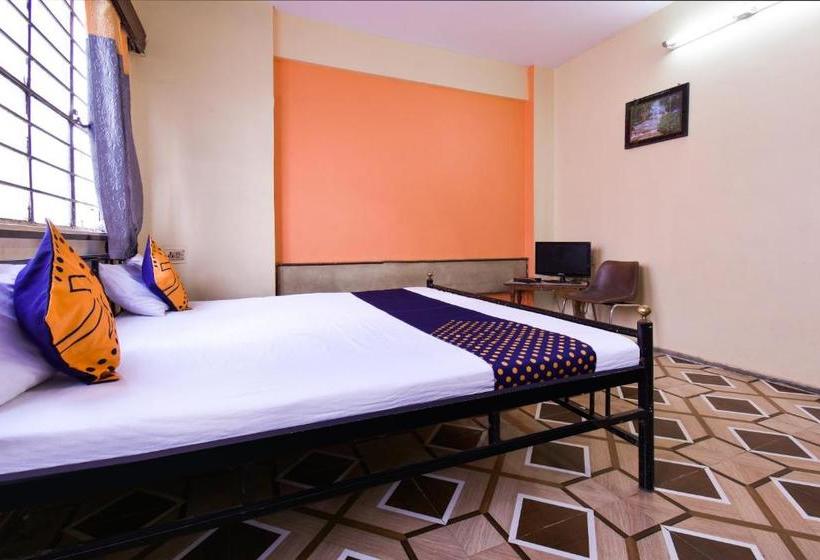 호텔 Spot On 75917 Green Palace