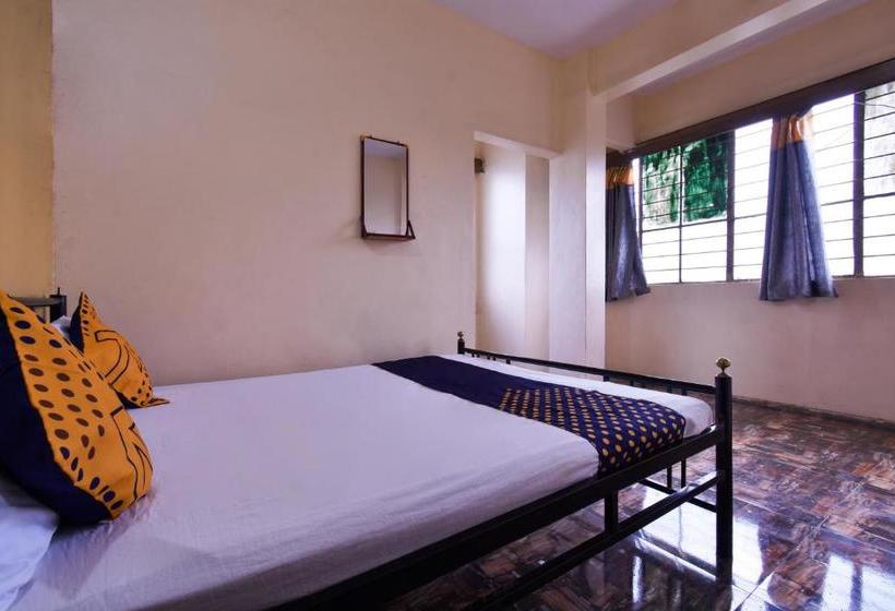 호텔 Spot On 75917 Green Palace