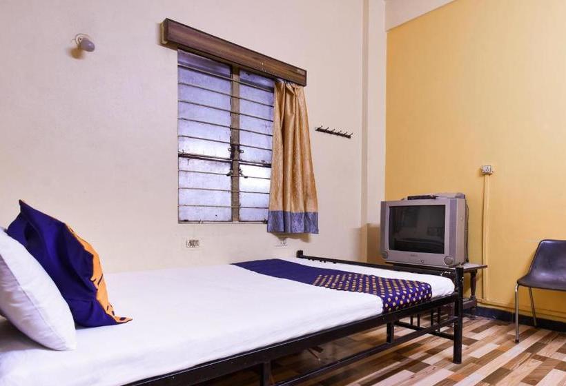 호텔 Spot On 75917 Green Palace