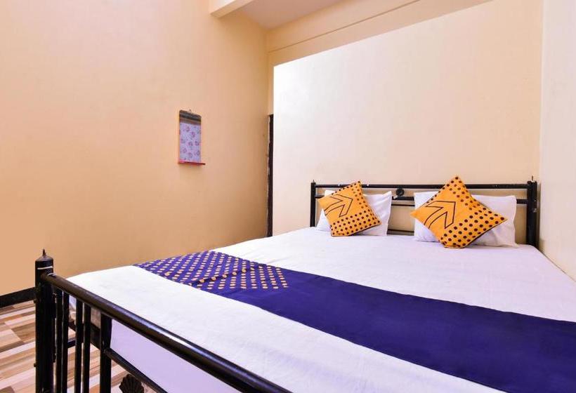 호텔 Spot On 75917 Green Palace