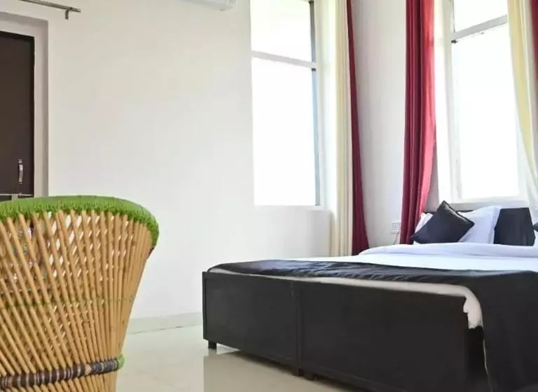 Hotelli The Forest View Resort