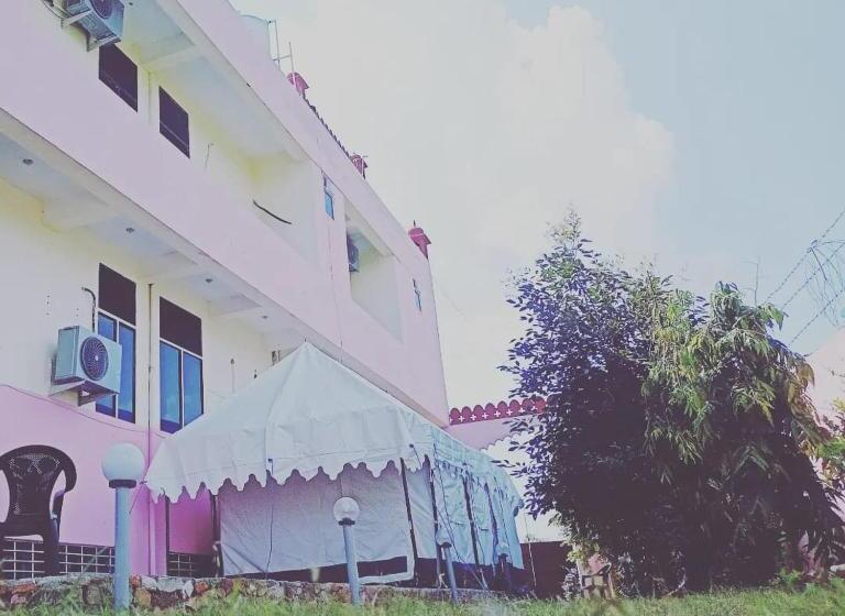 בית מלון כפרי The Forest View Resort