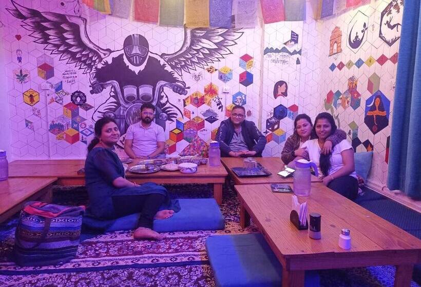 فندق The Moksham