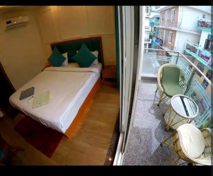 فندق The Moksham