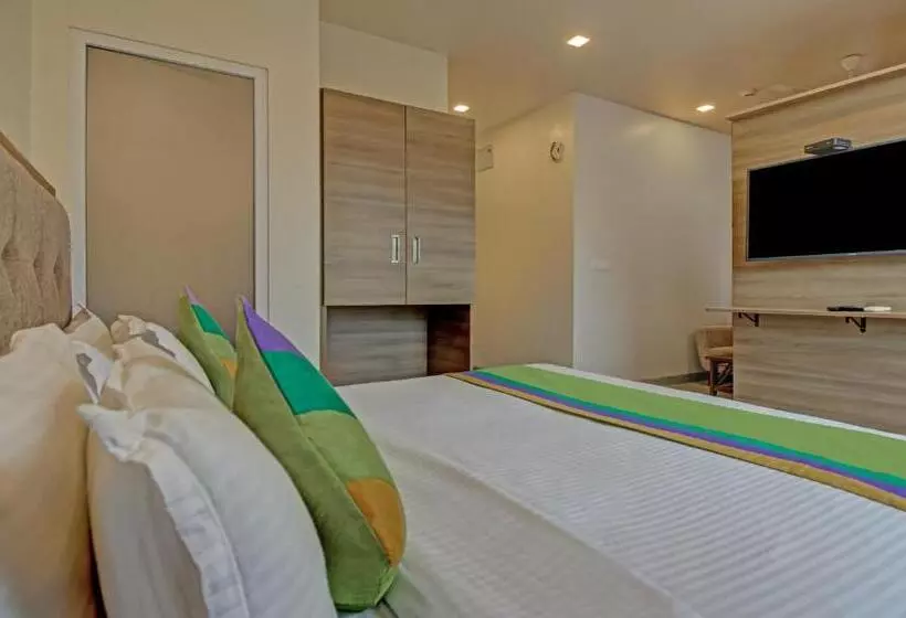 Itsy Hotels Tao Residency, 2 Minutes Walk From Baga Beach