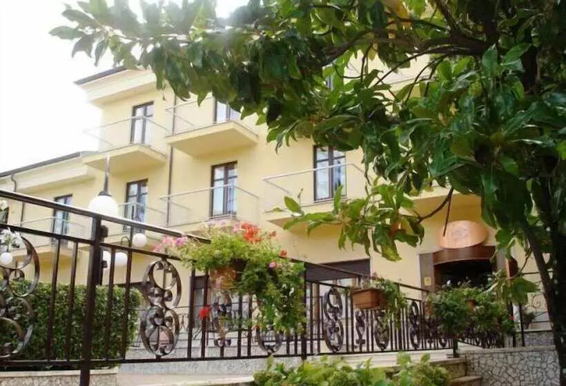 בית מלון כפרי Certosa