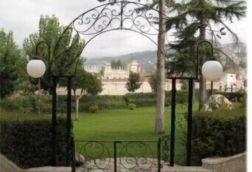 בית מלון כפרי Certosa