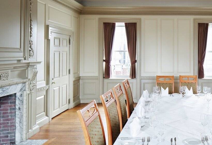 Club Quarters Hotel Rittenhouse Square, Philadelphia