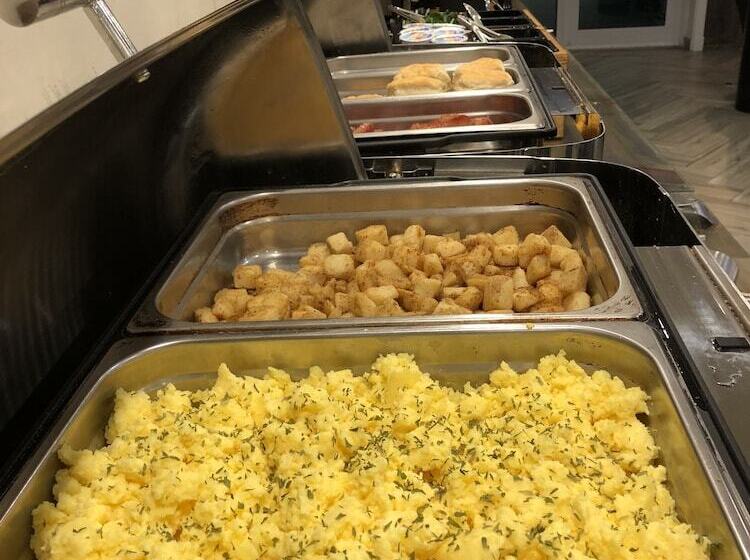 Hotel Cresthill Suites Suny University Albany