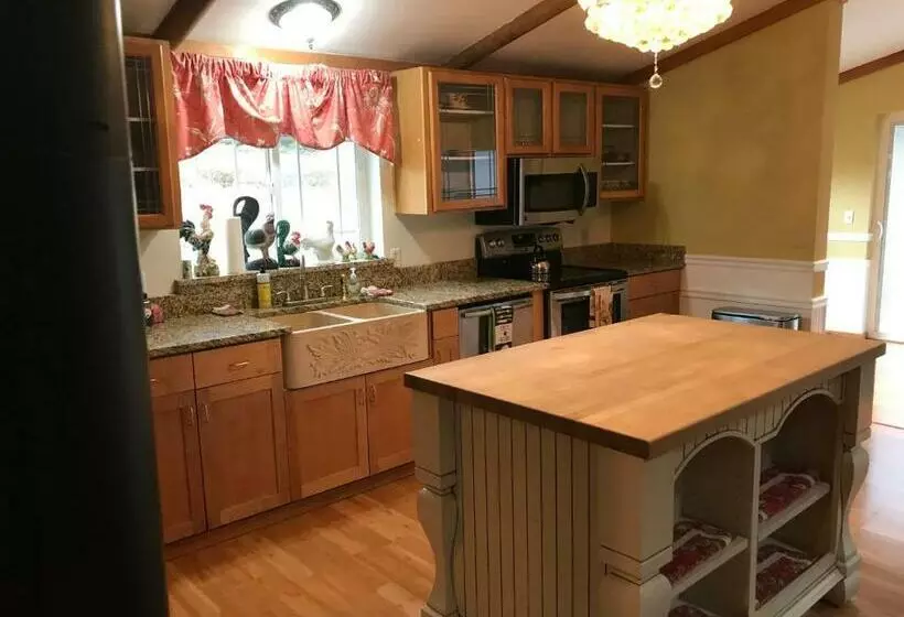 ホテル Deer Harbor Inn