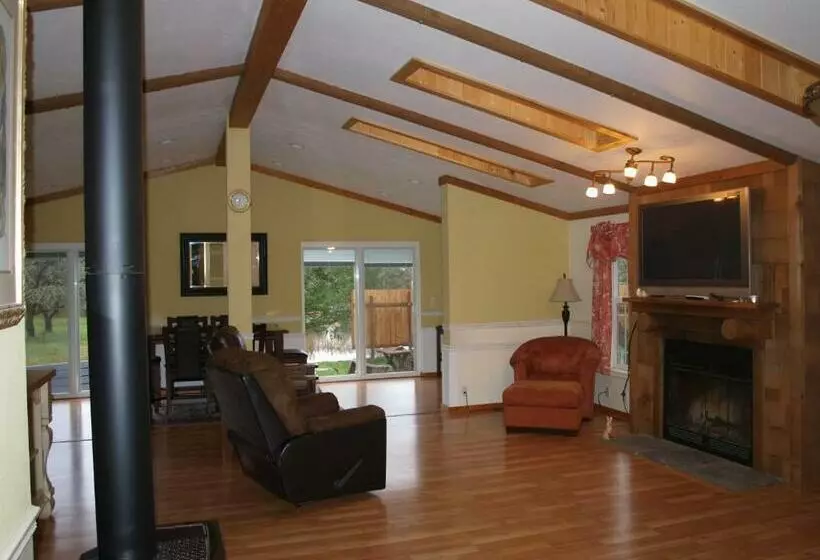 ホテル Deer Harbor Inn