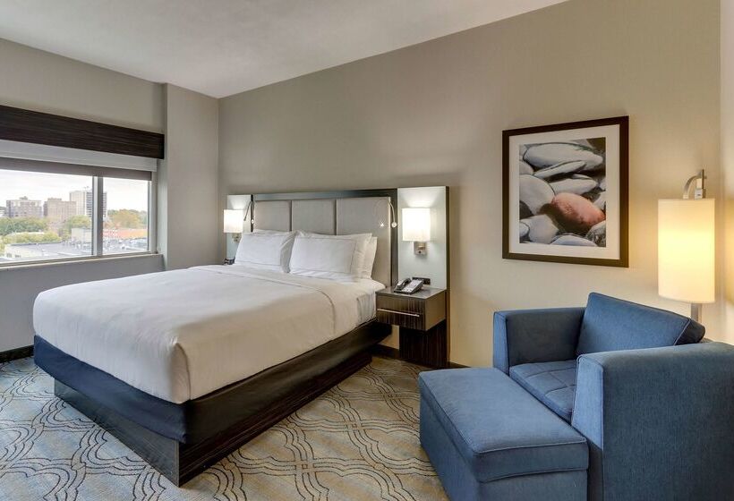 فندق Doubletree By Hilton St. Louis Forest Park