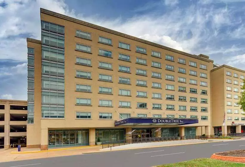 هتل Doubletree By Hilton St. Louis Forest Park