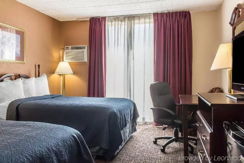 Отель Fairbridge Inn & Suites Poconos
