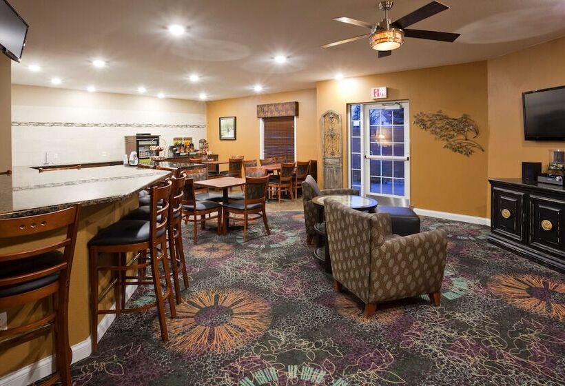 בית מלון כפרי Grandstay Residential Suites