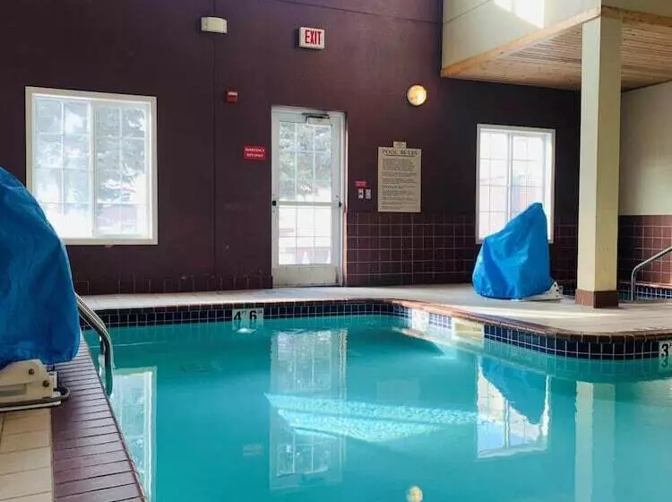 Отель Grandstay Residential Suites