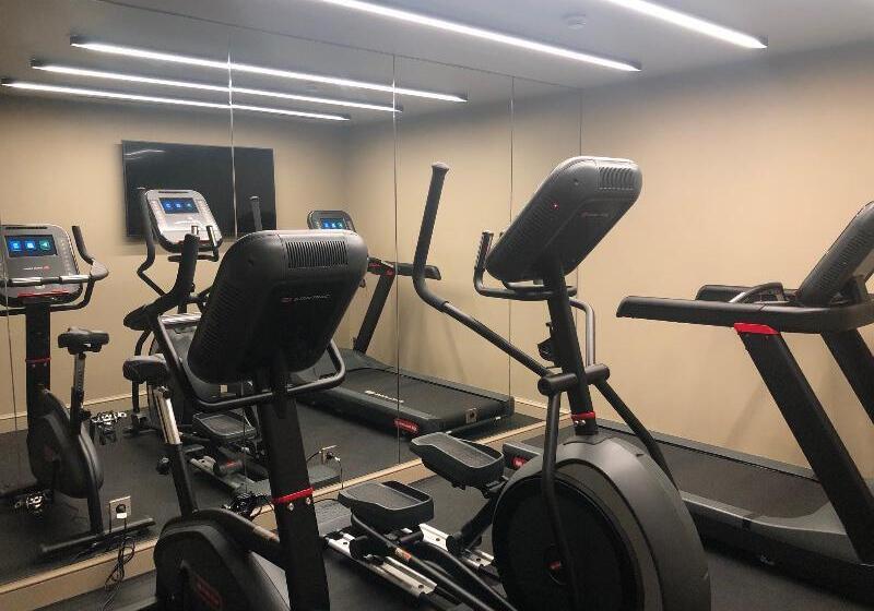 هتل Hôtel De Montesquieu