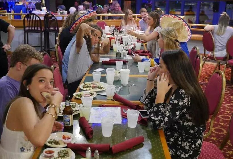 Отель Inn At Grand Glaize