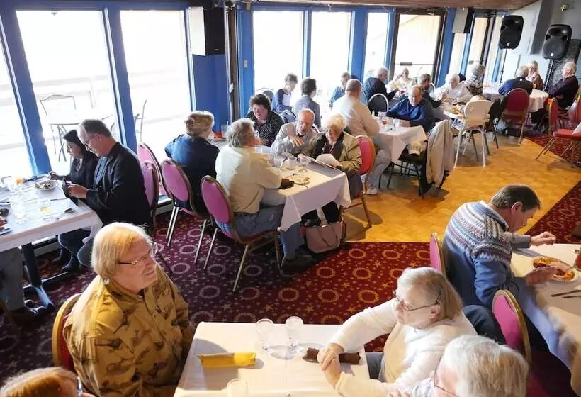 Отель Inn At Grand Glaize