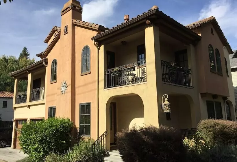 Отель Inn At Parkside