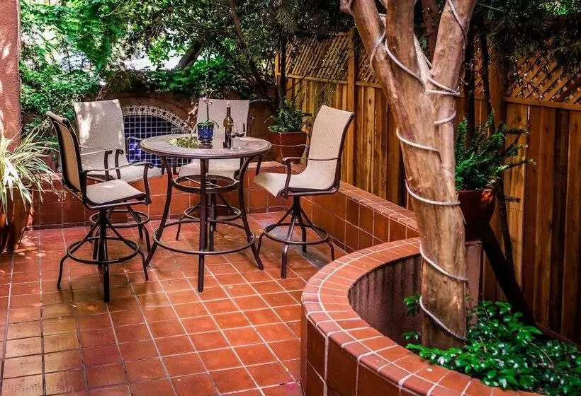 Отель Inn At Parkside