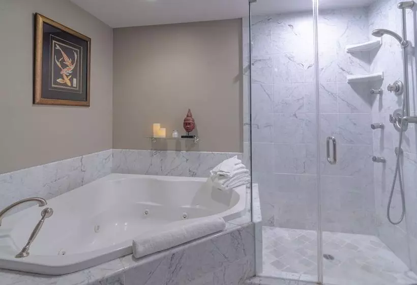 Отель Inn At Parkside