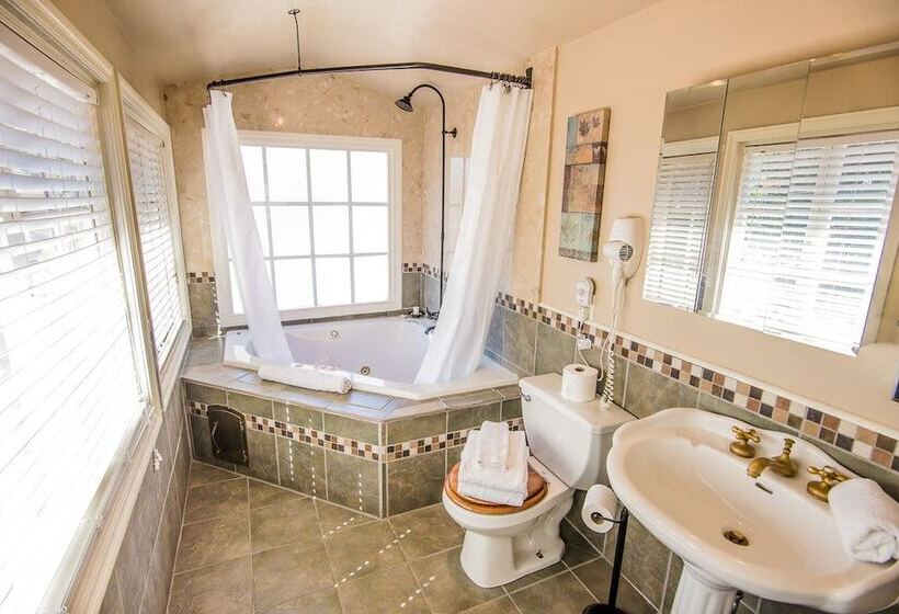 هتل Inn At Parkside