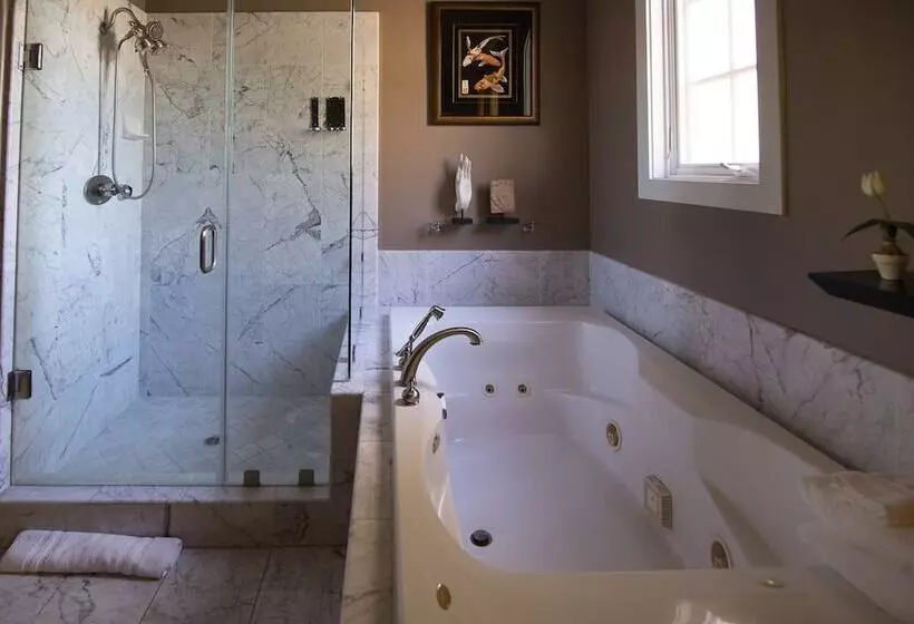 Отель Inn At Parkside