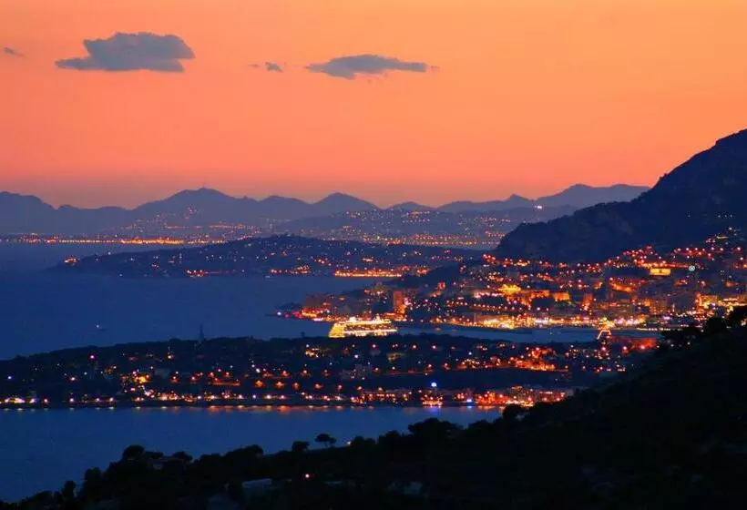 Отель La Riserva Di Castel D Appio Charme & Relax