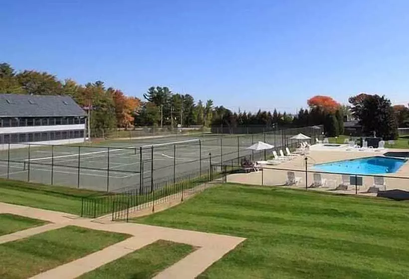 هتل Nautical Mile Resort