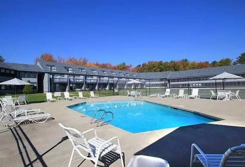 هتل Nautical Mile Resort