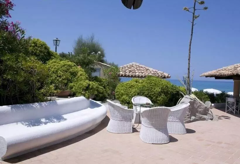 Отель Porto Pirgos