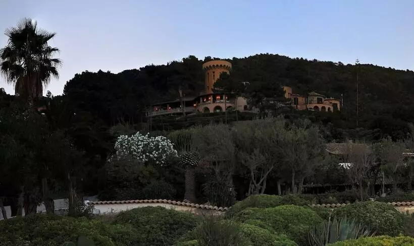 Отель Porto Pirgos