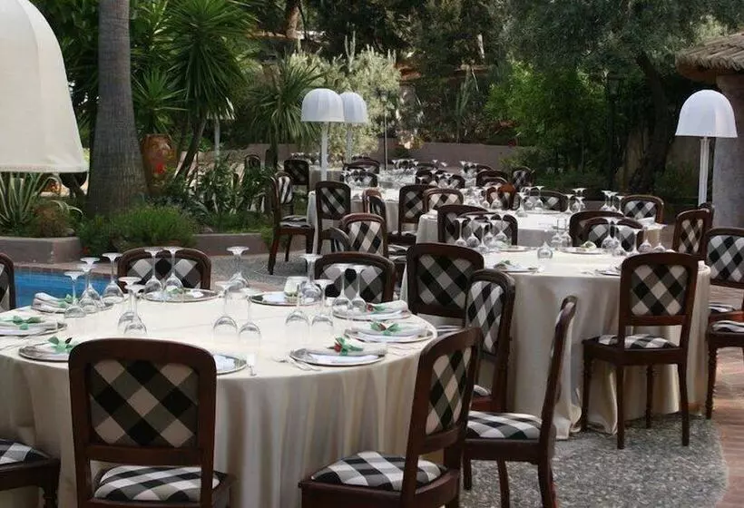 Отель Porto Pirgos