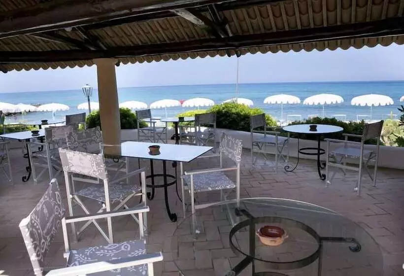 Отель Porto Pirgos