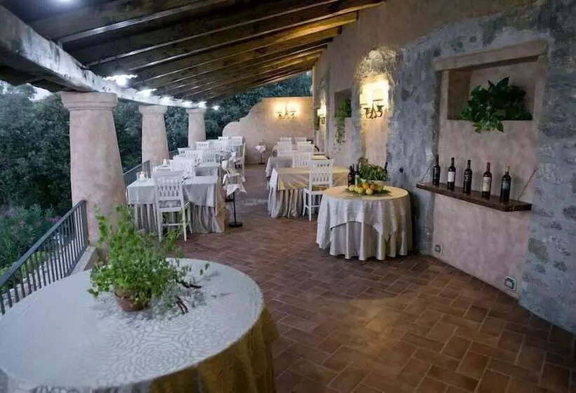 Отель Porto Pirgos