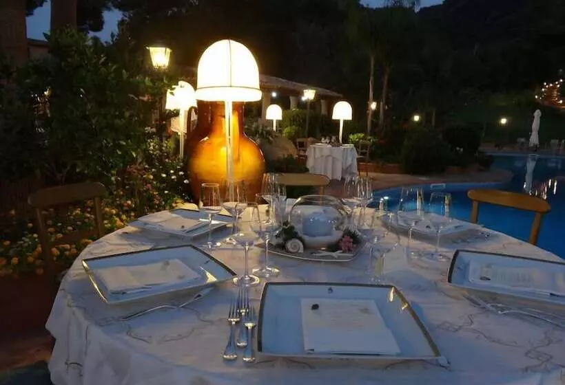 Отель Porto Pirgos